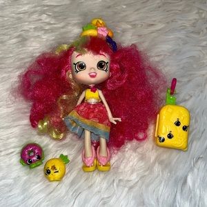 Shopkins Shoppie • Donatina Visits Brazil w/ Exclusive Shopkins + Accessories